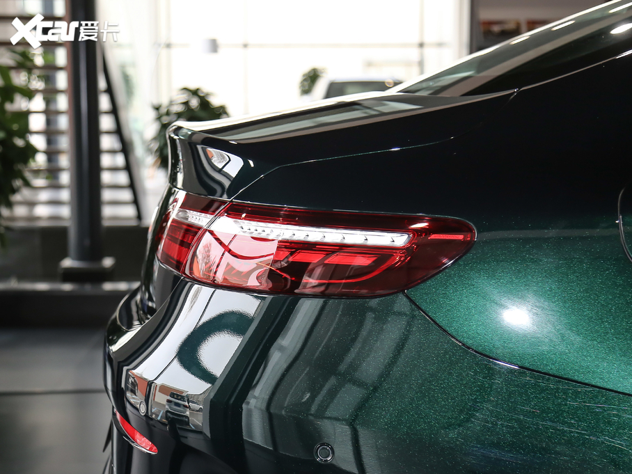 2021��YE���p�T E 260 �I��܇