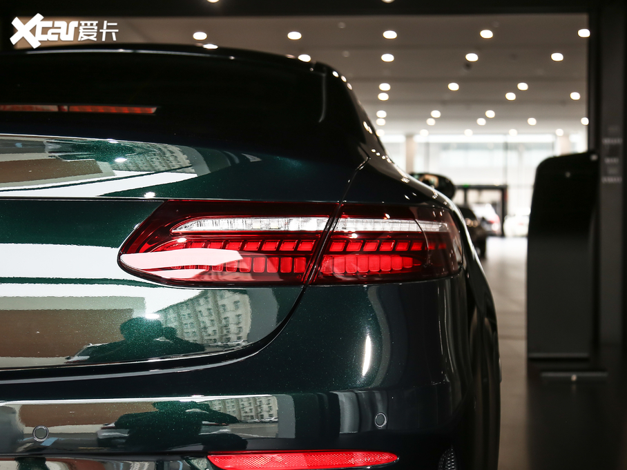 2021��YE���p�T E 260 �I��܇