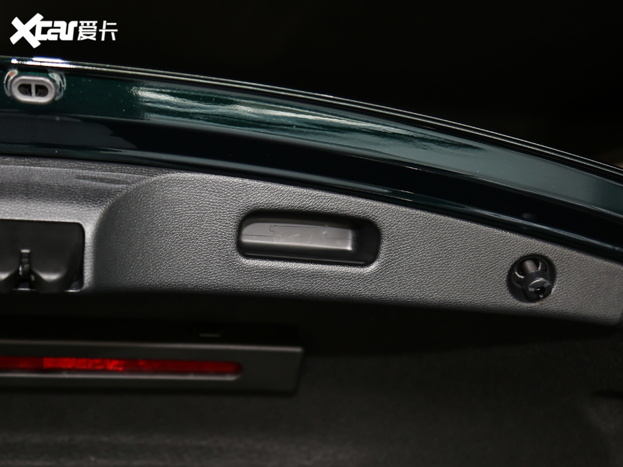 2021��YE���p�T E 260 �I��܇