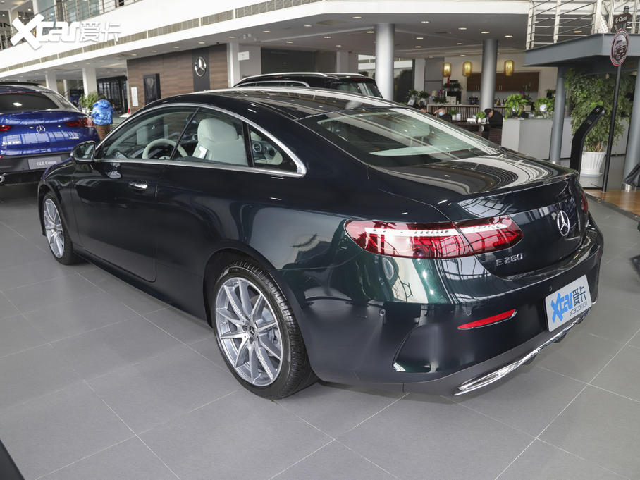 2021��YE���p�T E 260 4MATIC �I��܇