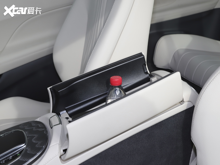 2021��YE���p�T E 260 4MATIC �I��܇