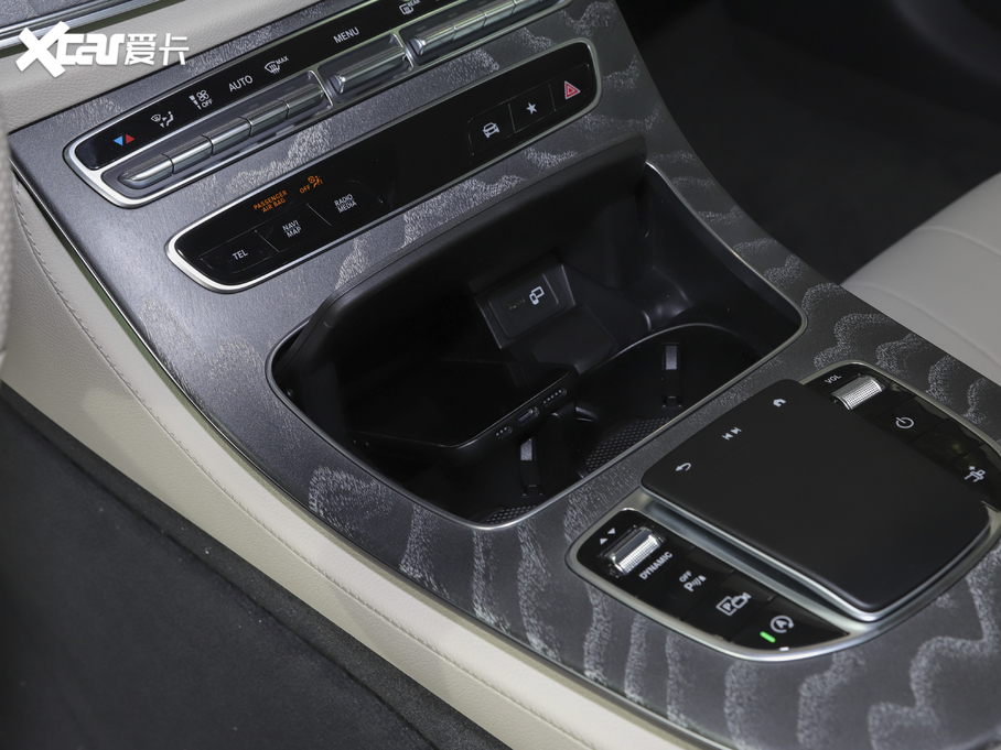 2021��YE���p�T E 260 4MATIC �I��܇