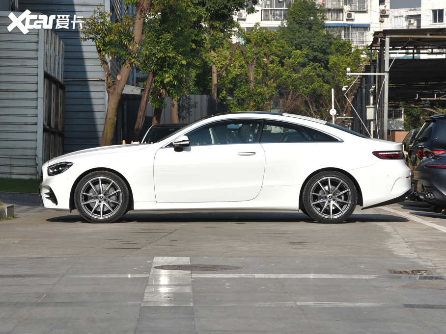 2021��YE���p�T �Ŀ� E 260 �I��܇ 