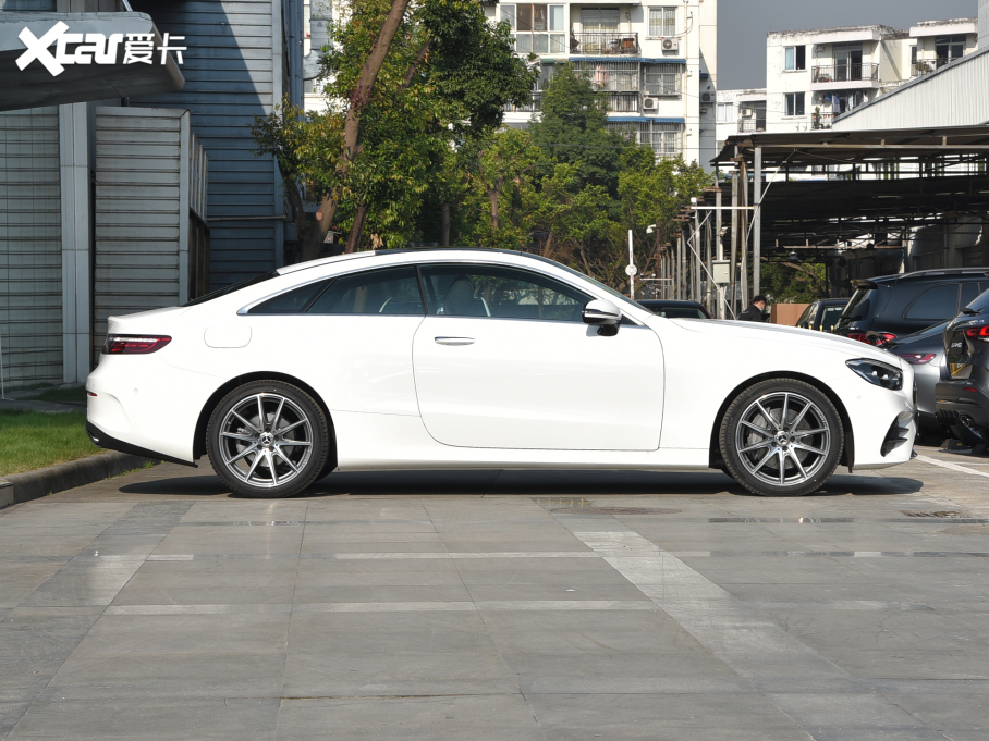 2021��YE���p�T �Ŀ� E 260 �I��܇ 