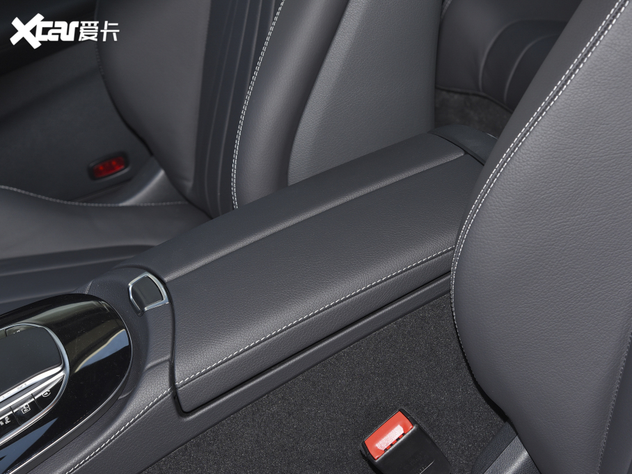 2021��YE���p�T �Ŀ� E 260 �I��܇ 