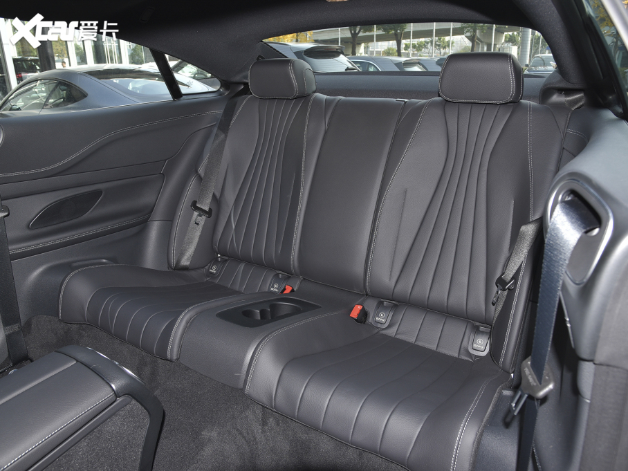 2021��YE���p�T �Ŀ� E 260 �I��܇ 