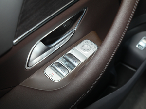 2021款GLE 350 4MATIC 时尚型 主驾车窗控制区	