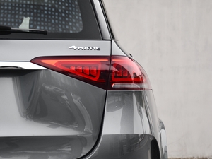 2021款GLE 450 4MATIC 豪华型 尾灯