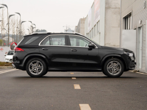 2021款GLE 450 4MATIC 时尚型 整体外观
