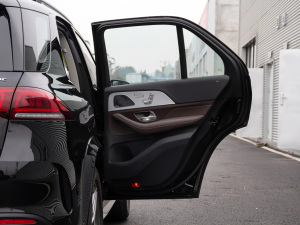 2021GLE 450 4MATIC r g