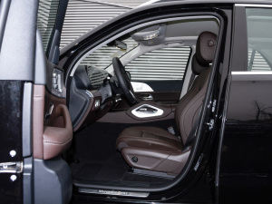 2021款GLE 450 4MATIC 时尚型 前排空间