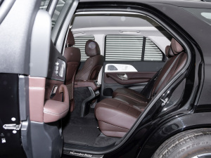 2021款GLE 450 4MATIC 时尚型 后排空间