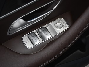 2021450 4MATIC r {܇ƅ^	