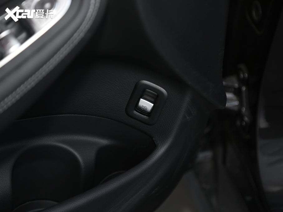 2021YGLCCoupe(M) GLC 260 4MATIC ISUV