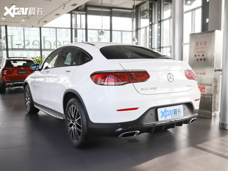 2021款奔驰glc 轿跑suvglc 300 4matic 轿跑suv