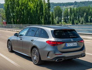 2021款C300d 整体外观