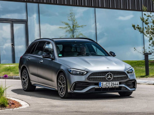 2021款C300d 整体外观