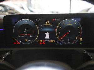 2021��CLA 200 �п؅^