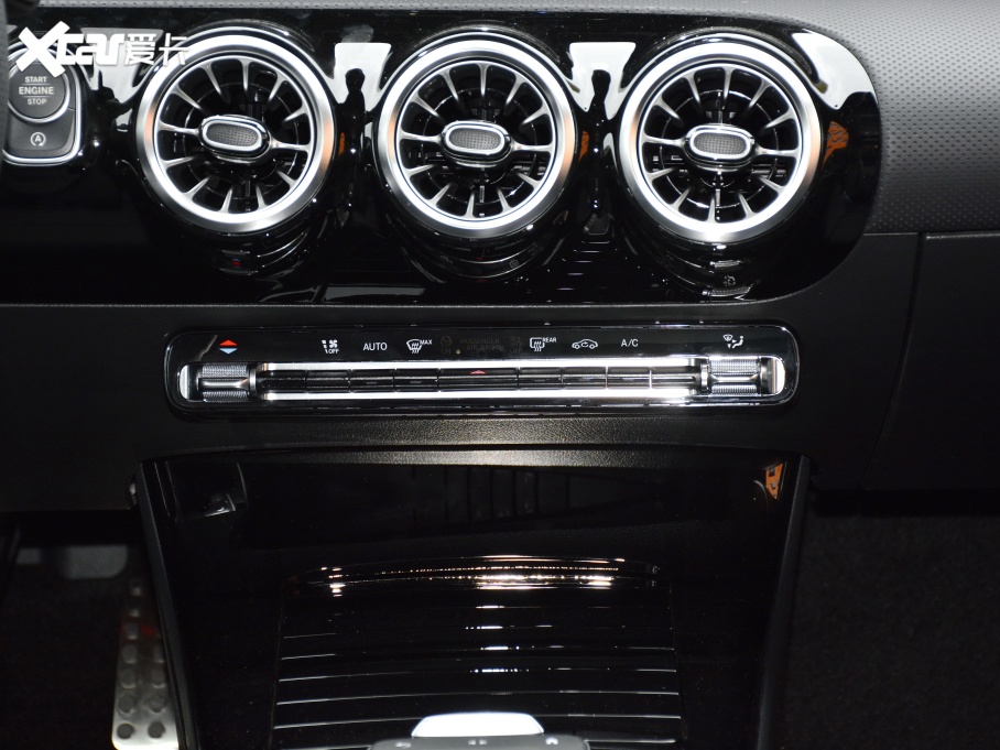 2021��YCLA�C��܇ CLA 260 4MATIC Shooting Brake