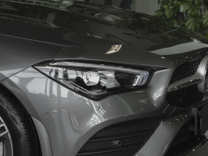 2021��CLA 200 Shooting Brake �������^