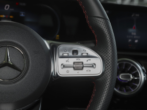 2021��CLA 200 Shooting Brake �п؅^