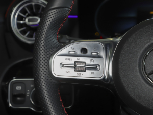 2021��CLA 200 Shooting Brake �п؅^