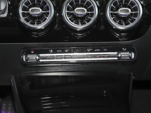 2021��CLA 200 Shooting Brake ���{�{��