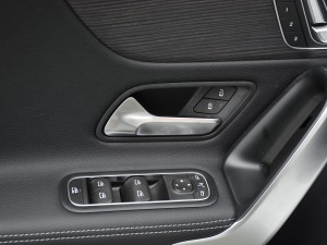 2021��CLA 260 4MATIC Shooting Brake ���g����