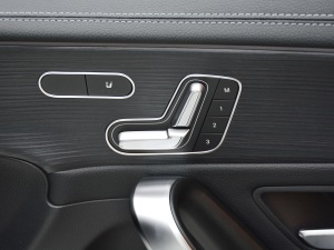 2021��CLA 260 4MATIC Shooting Brake ���g����