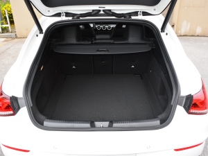 2021款CLA 260 4MATIC Shooting Brake 行李厢空间