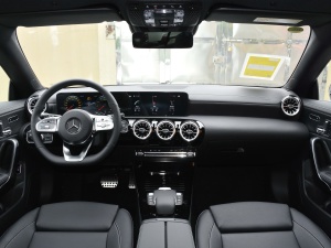 2021款CLA 260 4MATIC Shooting Brake 中控区