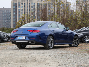 2022款CLS 300 动感型 右后45度