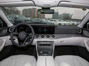 2022款CLS 300 动感型 内饰全景