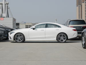 2022款CLS 260 正侧（左）