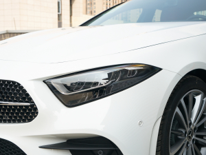 2022款CLS 260 大灯