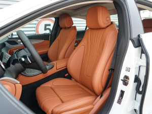 2022款CLS 260 主驾驶座椅