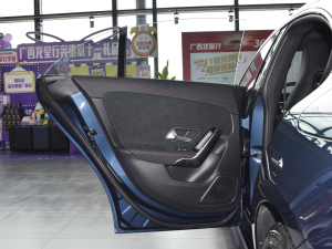 2022款CLA 200 左后车门