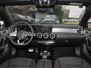 2022款CLA 200 4MATIC 内饰全景