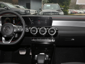 2022款CLA 200 4MATIC 中控台