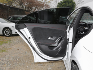 2022款CLA 200 4MATIC 左后车门
