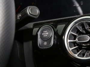 2022��CLA 200 4MATIC �п؅^(q��)