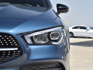 2022Ŀ CLA 260 4MATIC ^