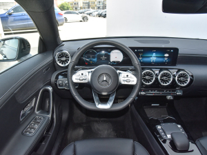 2022Ŀ CLA 260 4MATIC 