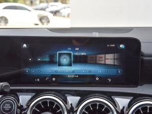 2022��Ŀ� CLA 260 4MATIC �п؅^