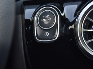 2022��Ŀ� CLA 260 4MATIC �п؅^