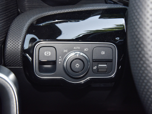 2022��Ŀ� CLA 260 4MATIC �п؅^