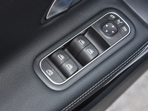 2022��Ŀ� CLA 260 4MATIC �п؅^