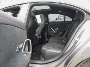 2022款改款 CLA 200 4MATIC 后排空间