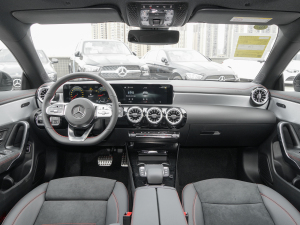 2022款改款 CLA 200 4MATIC 内饰全景