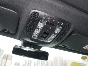 2022��Ŀ� CLA 200 4MATIC �п؅^